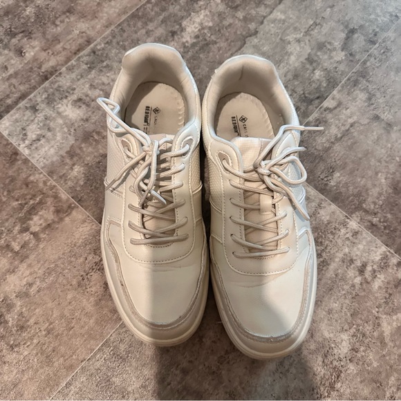 Call it spring sneakers - Picture 3 of 5